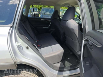 2019 Toyota RAV4 LE – miniatura 13