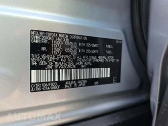 2019 Toyota RAV4 LE – miniatura 2