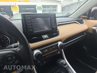 2019 Toyota RAV4 LE - miniatura 10