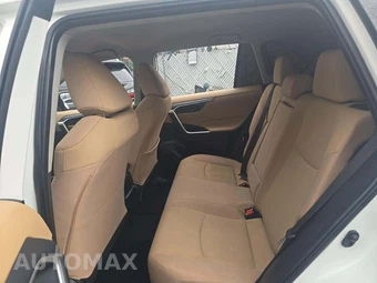 2019 Toyota RAV4 LE - miniatura 13