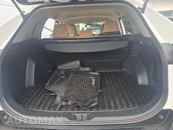 2019 Toyota RAV4 LE - miniatura 14