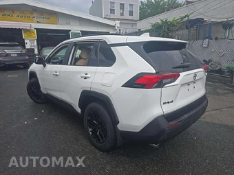 2019 Toyota RAV4 LE - miniatura 2