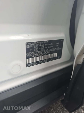 2019 Toyota RAV4 LE - miniatura 5