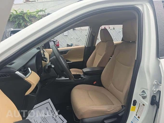 2019 Toyota RAV4 LE - miniatura 6