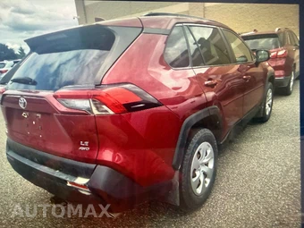 2019 Toyota RAV4 LE - miniatura 3