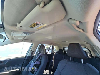 2019 Toyota RAV4 LE - miniatura 11