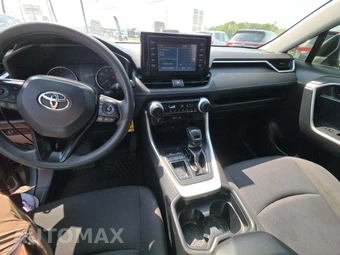 2019 Toyota RAV4 LE – miniatura 10
