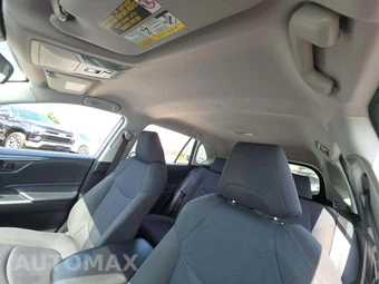 2019 Toyota RAV4 LE – miniatura 11