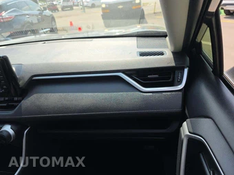 2019 Toyota RAV4 LE – miniatura 19