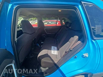 2019 Toyota RAV4 LE - miniatura 13