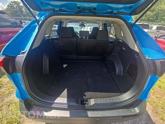 2019 Toyota RAV4 LE - miniatura 14
