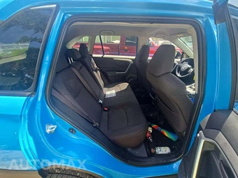 2019 Toyota RAV4 LE - miniatura 16