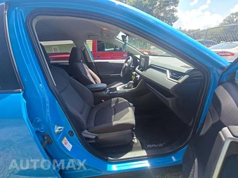 2019 Toyota RAV4 LE - miniatura 18