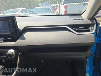 2019 Toyota RAV4 LE - miniatura 19