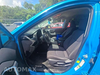2019 Toyota RAV4 LE - miniatura 6
