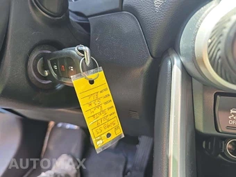 2019 Toyota RAV4 LE - miniatura 8