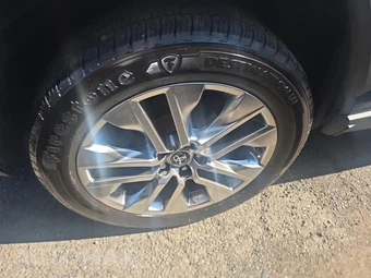 2019 Toyota RAV4 Limited - miniatura 10
