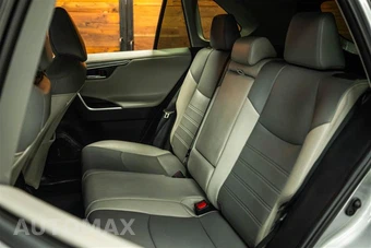 2019 Toyota RAV4 Limited - miniatura 11