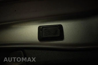 2019 Toyota RAV4 Limited - miniatura 8