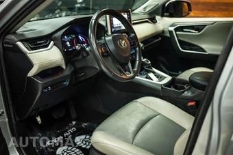 2019 Toyota RAV4 Limited - miniatura 9