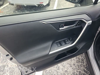 2019 Toyota RAV4 Limited - miniatura 9