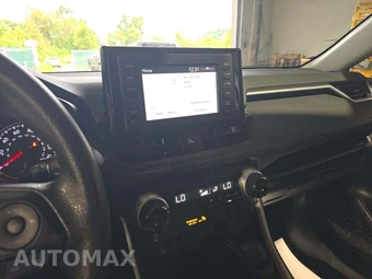 2019 Toyota RAV4 XLE - miniatura 10