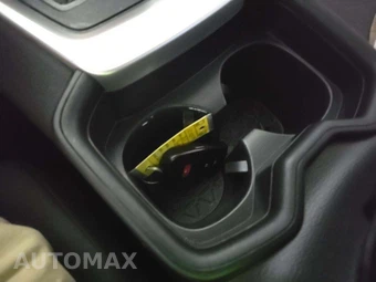 2019 Toyota RAV4 XLE - miniatura 8