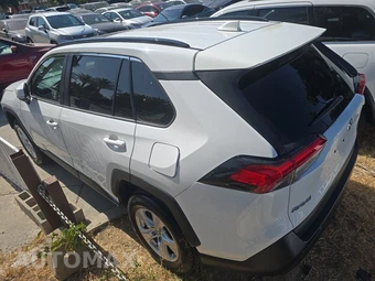2019 Toyota RAV4 XLE - miniatura 6
