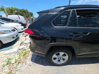 2019 Toyota RAV4 XLE – miniatura 27
