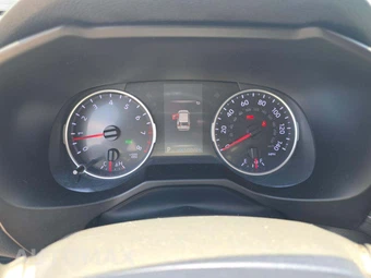 2019 Toyota RAV4 XLE – miniatura 9