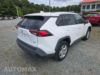 2019 Toyota RAV4 XLE - miniatura 3