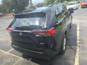 2019 Toyota RAV4 XLE – miniatura 3