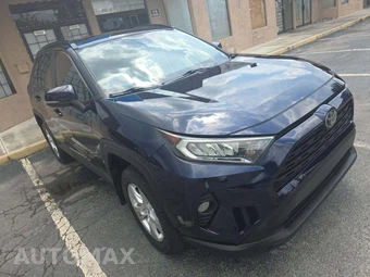 2019 Toyota RAV4 XLE – miniatura 4