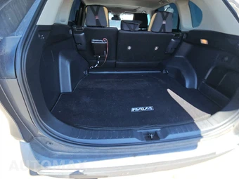 2019 Toyota RAV4 XLE - miniatura 16