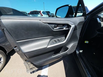 2019 Toyota RAV4 XLE - miniatura 9