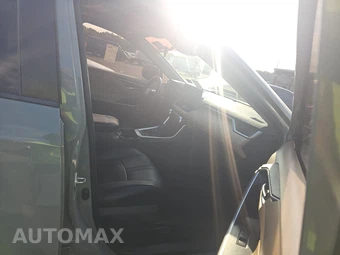 2019 Toyota RAV4 XLE – miniatura 8