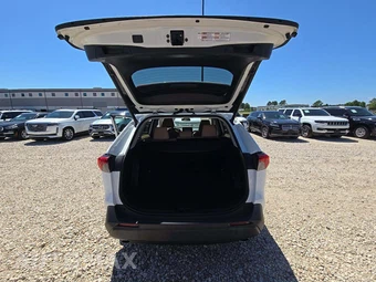2019 Toyota RAV4 XLE - miniatura 14