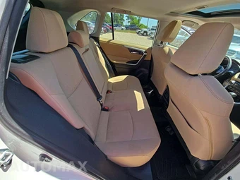 2019 Toyota RAV4 XLE - miniatura 16