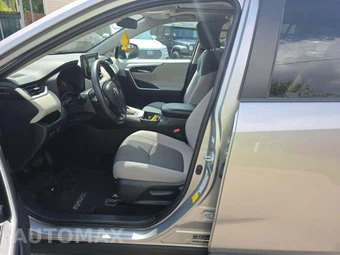 2019 Toyota RAV4 XLE – miniatura 3