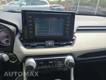 2019 Toyota RAV4 XLE – miniatura 7