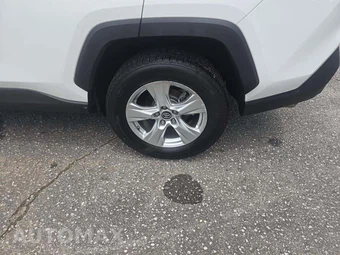 2019 Toyota RAV4 XLE – miniatura 25