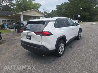 2019 Toyota RAV4 XLE – miniatura 3