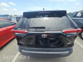 2019 Toyota RAV4 XLE – miniatura 5