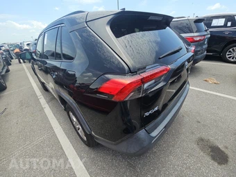 2019 Toyota RAV4 XLE – miniatura 6