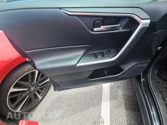 2019 Toyota RAV4 XLE – miniatura 9