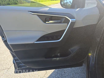 2019 Toyota RAV4 XLE - miniatura 9