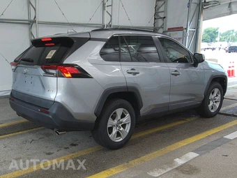 2019 Toyota RAV4 XLE - miniatura 4