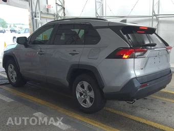 2019 Toyota RAV4 XLE - miniatura 6