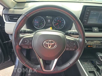 2019 Toyota RAV4 XLE - miniatura 10