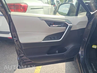 2019 Toyota RAV4 XLE - miniatura 9